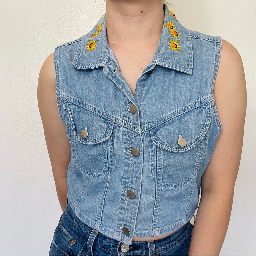 Carriage Court Sport | Vintage 90s Denim Sunflower Vest